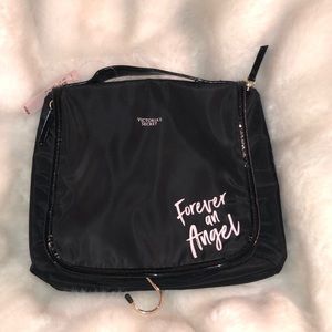 NET Victoria’s Secret Hanging Toiletry Bath Bag